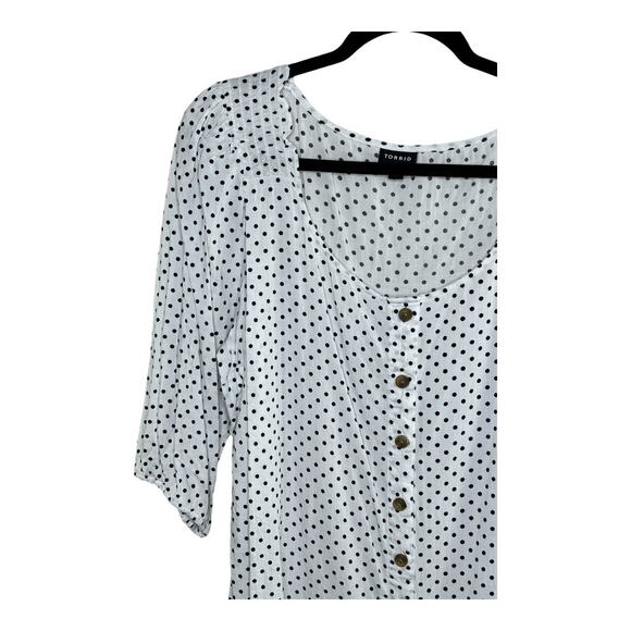 Torrid Rayon Slub Button-Front Puff Sleeve Polka Dot Top Size 2 - Picture 3 of 7